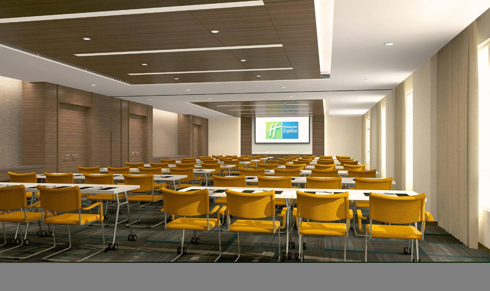 Holiday Inn Express Chengdu Huanhuaxi By Ihg-Near Jinsha Site Musem,Near Wuhou Temple Museum,Welcome Drinks,Free Gym,Free Self-Service Laundry Τσενγκντού Εξωτερικό φωτογραφία
