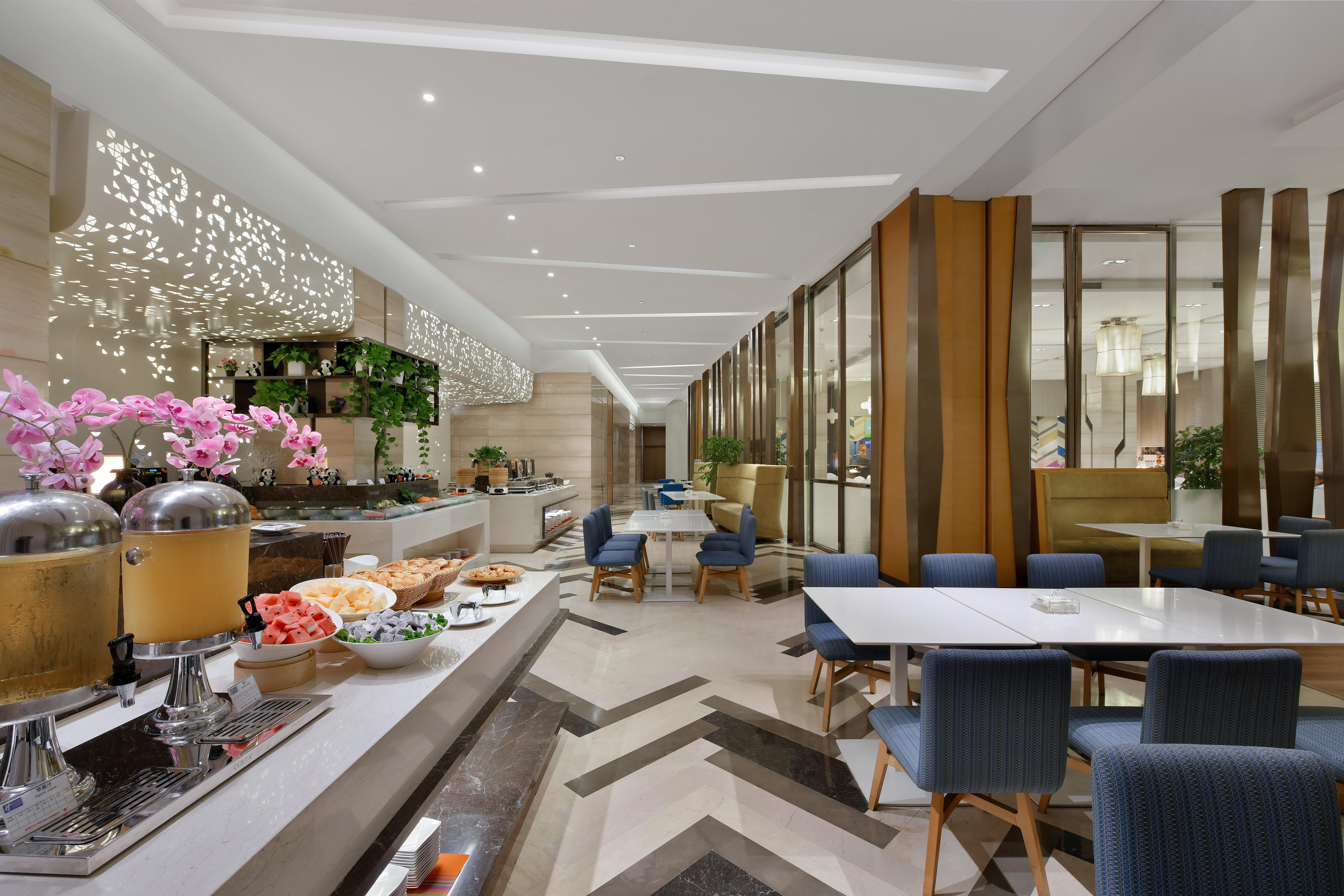 Holiday Inn Express Chengdu Huanhuaxi By Ihg-Near Jinsha Site Musem,Near Wuhou Temple Museum,Welcome Drinks,Free Gym,Free Self-Service Laundry Τσενγκντού Εξωτερικό φωτογραφία