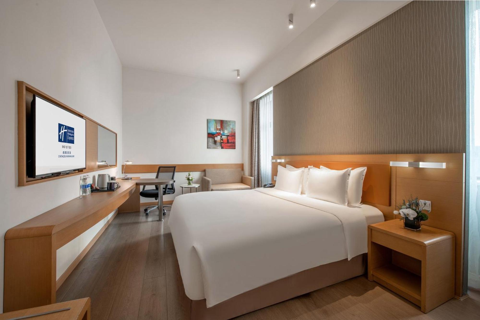 Holiday Inn Express Chengdu Huanhuaxi By Ihg-Near Jinsha Site Musem,Near Wuhou Temple Museum,Welcome Drinks,Free Gym,Free Self-Service Laundry Τσενγκντού Εξωτερικό φωτογραφία