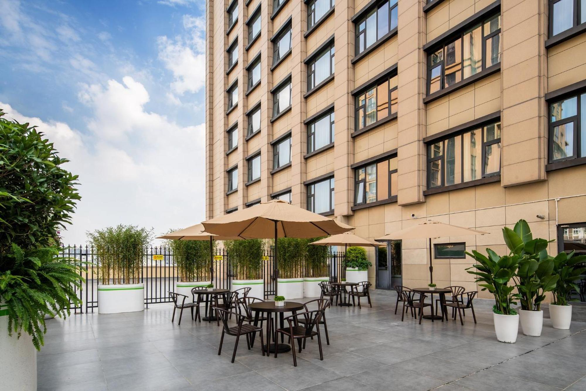Holiday Inn Express Chengdu Huanhuaxi By Ihg-Near Jinsha Site Musem,Near Wuhou Temple Museum,Welcome Drinks,Free Gym,Free Self-Service Laundry Τσενγκντού Εξωτερικό φωτογραφία
